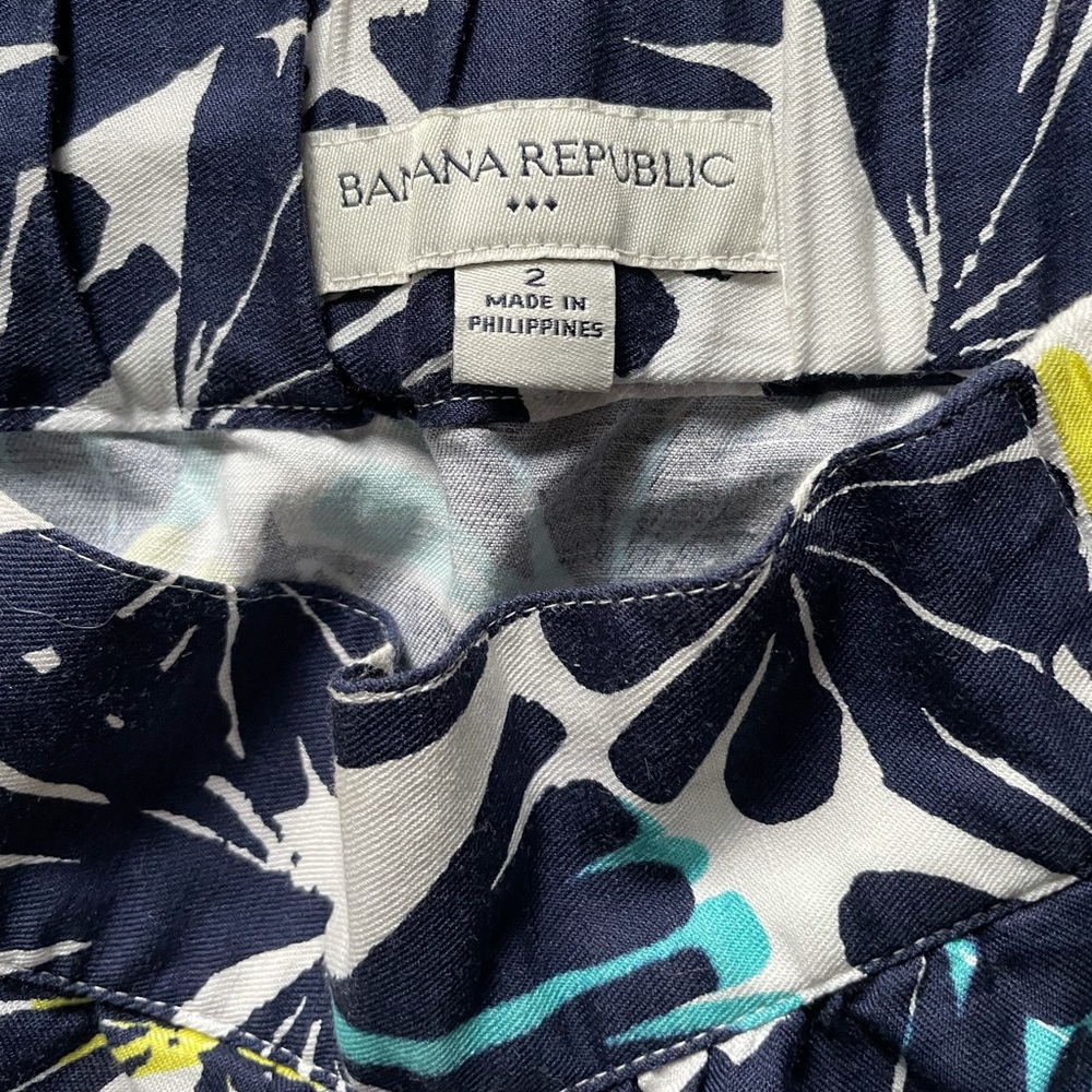 Banana Republic Mini Skirt with Pockets - Picture 2 of 2